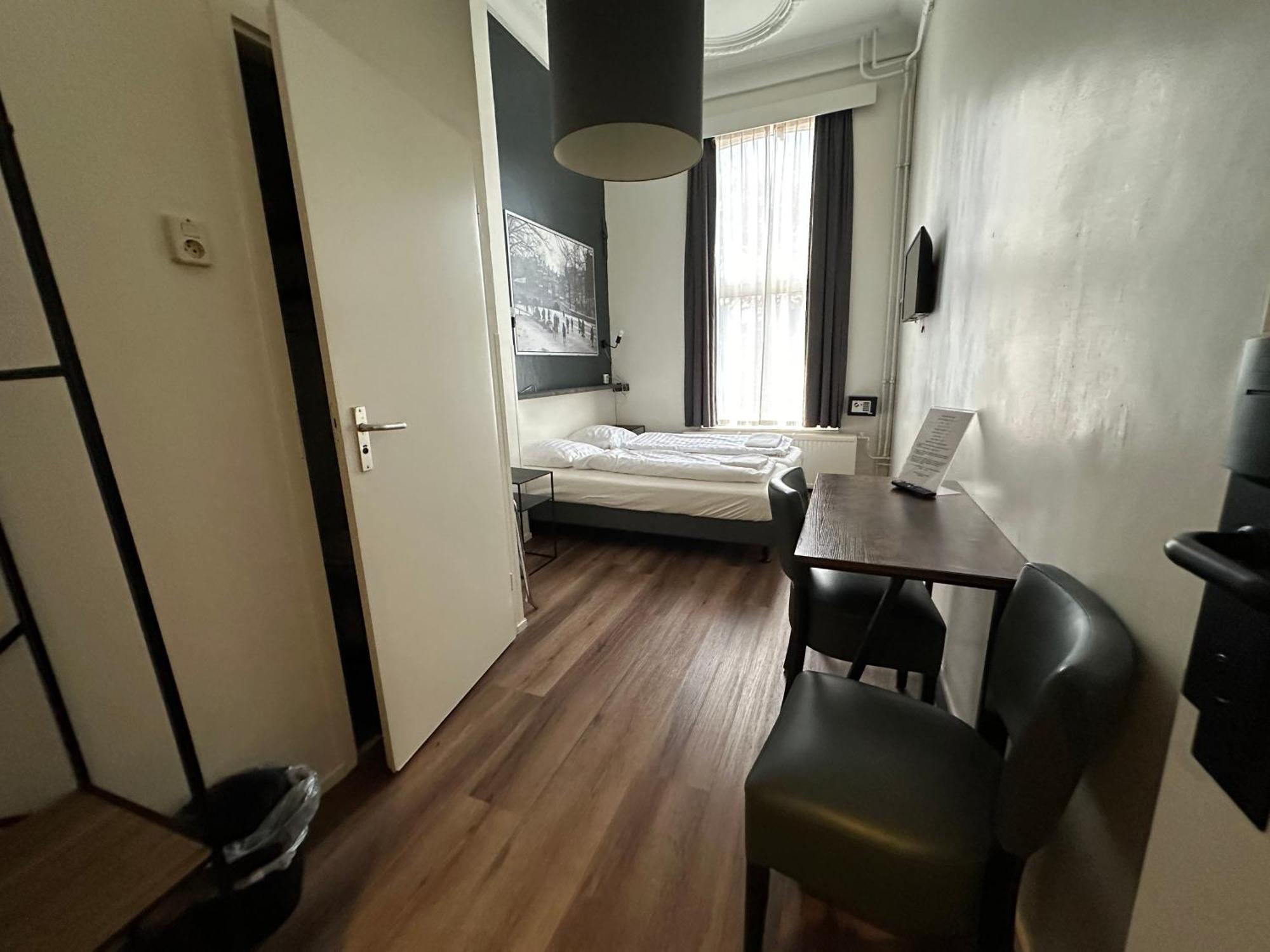 Twin Room Bathroom